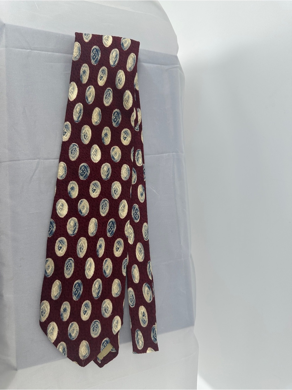 Joseph abboud red & grey button decal silk tie